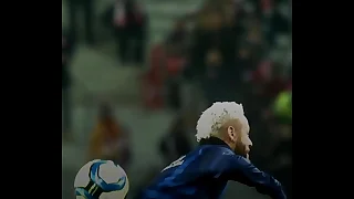 neymar cai cai com o messi no início e dps o neymar sozinho ️